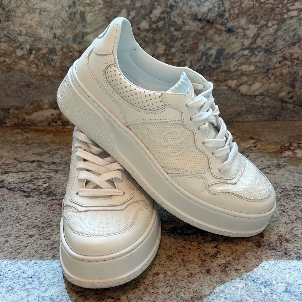 Gucci GG Embossed Sneaker 39.5